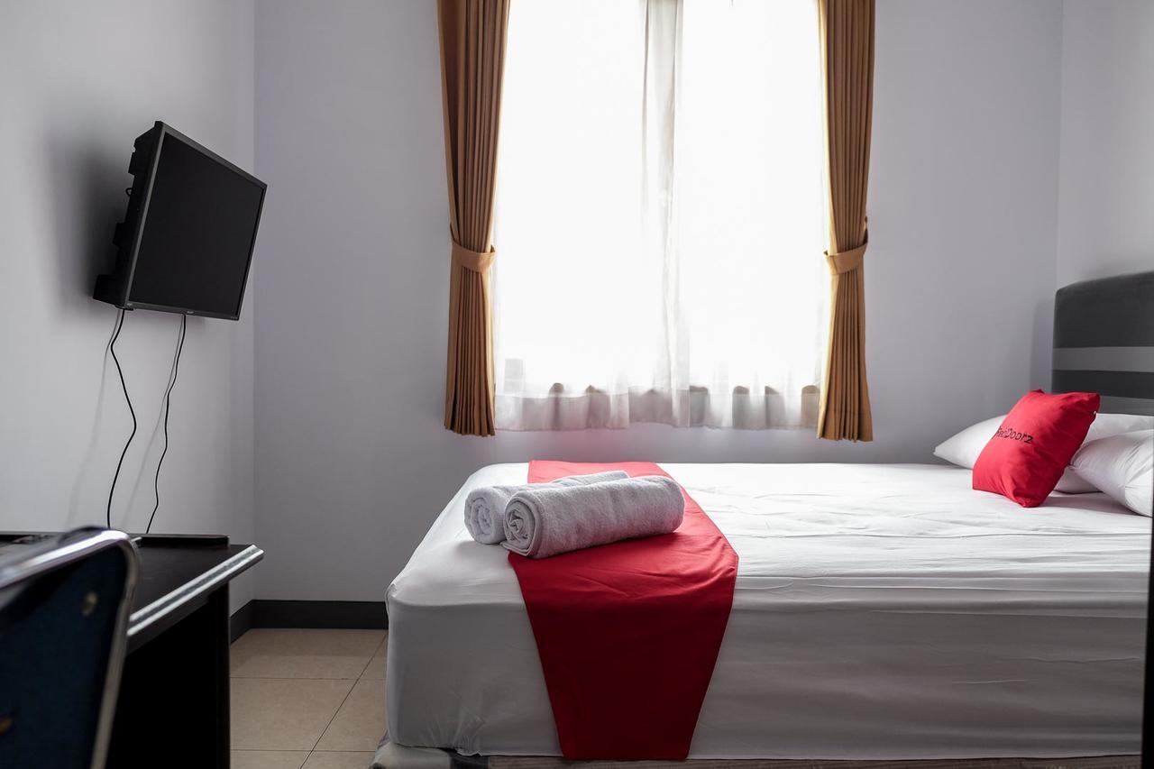 טנגרנג Reddoorz Near Supermall Karawaci 2 מראה חיצוני תמונה